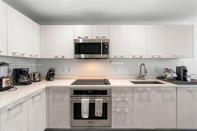 Photo - 55 SW 9th St Apartment