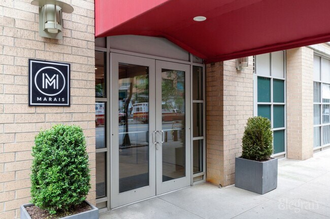 Building Photo - 520 W 23rd St
