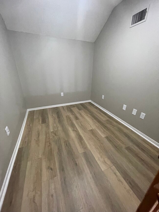 Loft Area - 402 Lee Dr