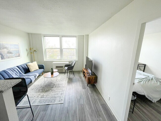 Building Photo - 2515 Burnet Ave