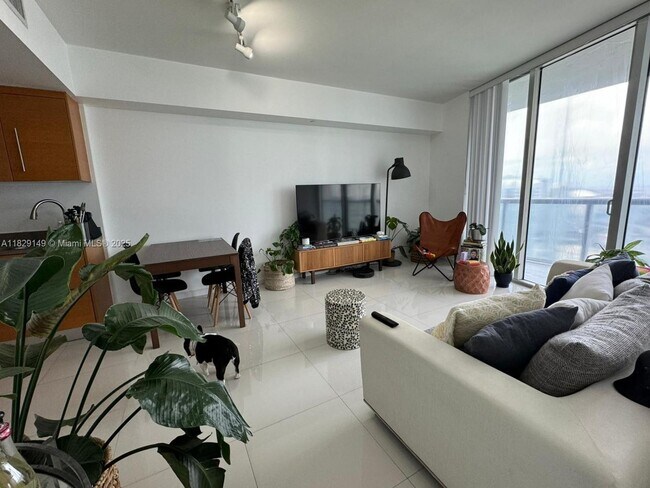 Foto del edificio - 465 Brickell Ave