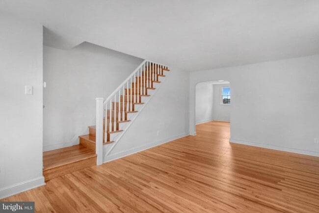 Building Photo - 666 Rively Ave
