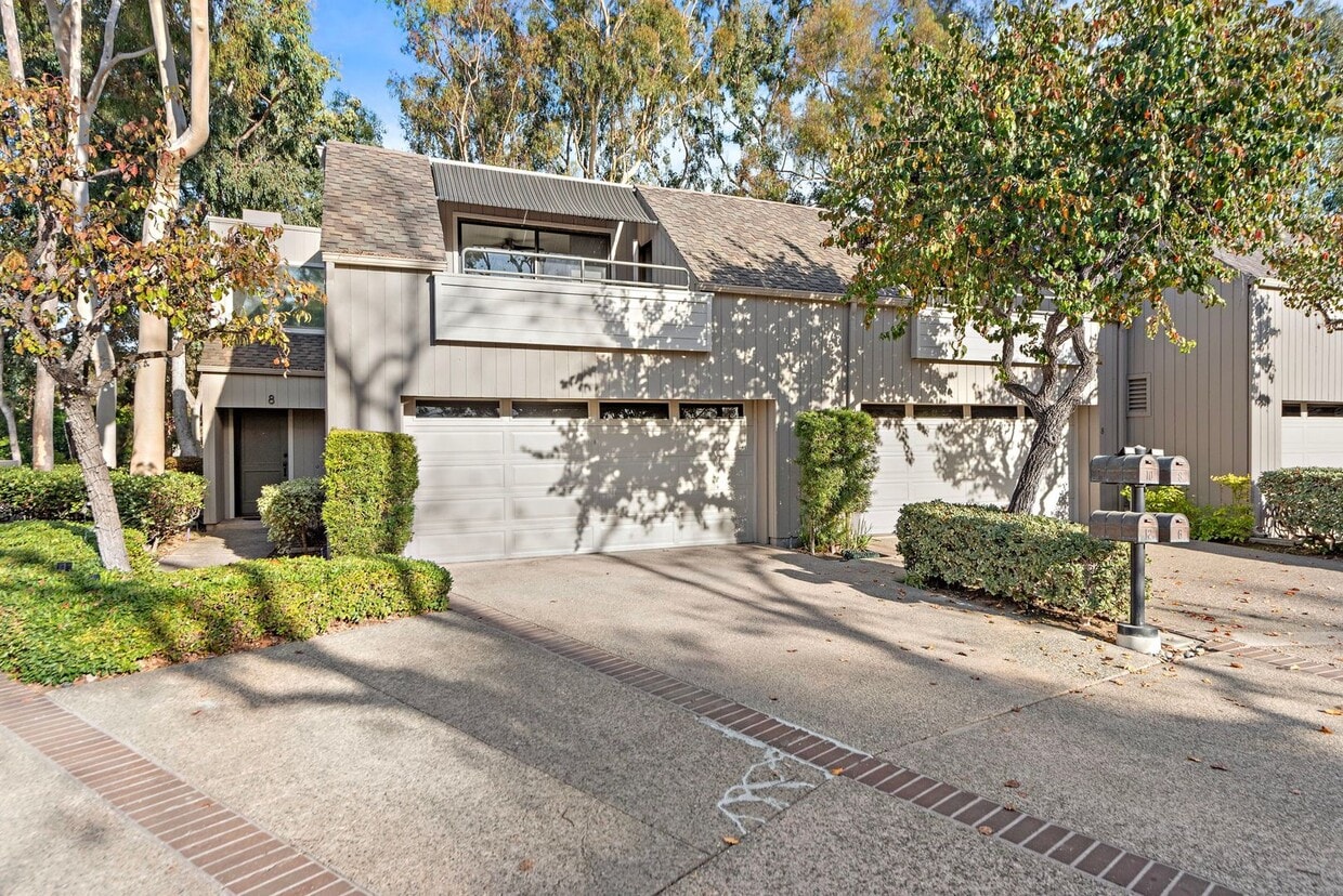 Charming Townhome in Turtle Rock - Charming Townhome in Turtle Rock