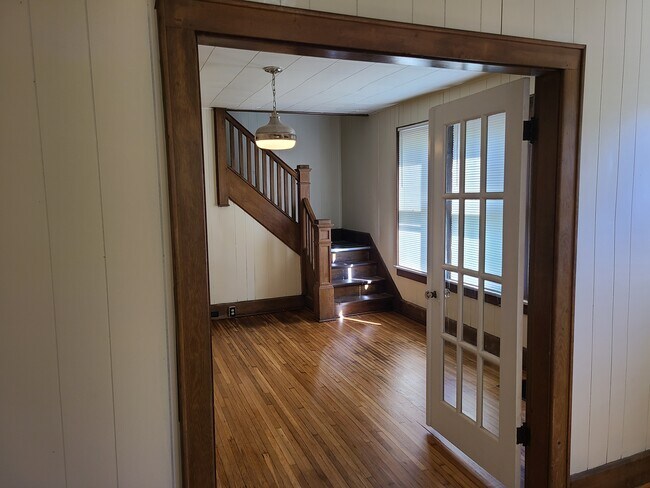 Foto del edificio - 214 E Kelso Rd