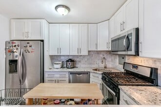 Building Photo - 1400 E 55th Pl