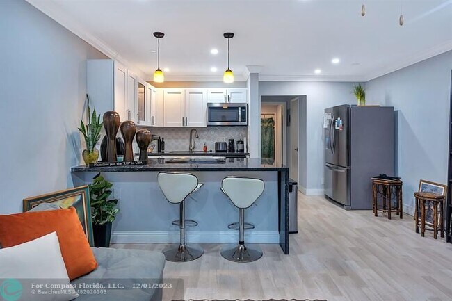 Foto del edificio - 2020 NE 51st Ct