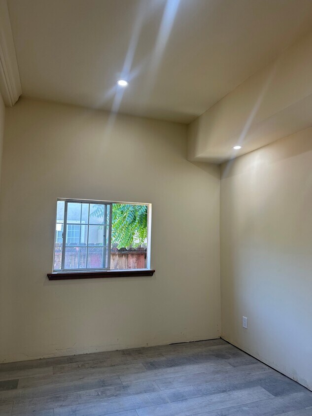 Foto del edificio - 230 Lewis St
