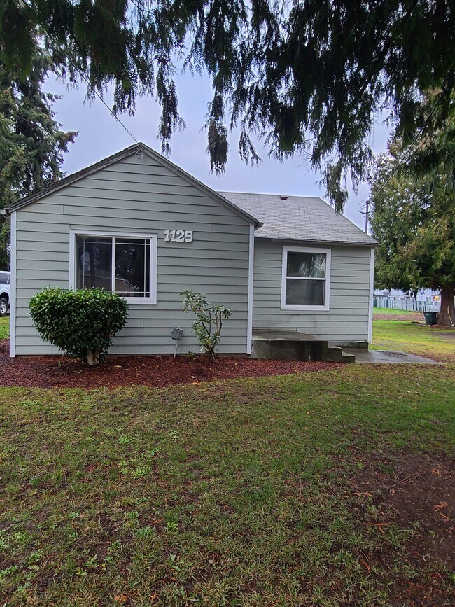 Front of the House - 1125 Clearview Ave NE