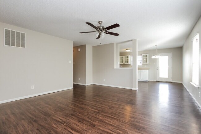 Building Photo - 6715 Everbloom Ln