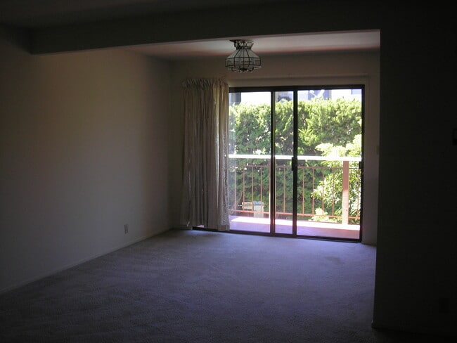 Foto del edificio - 215 E Okeefe St