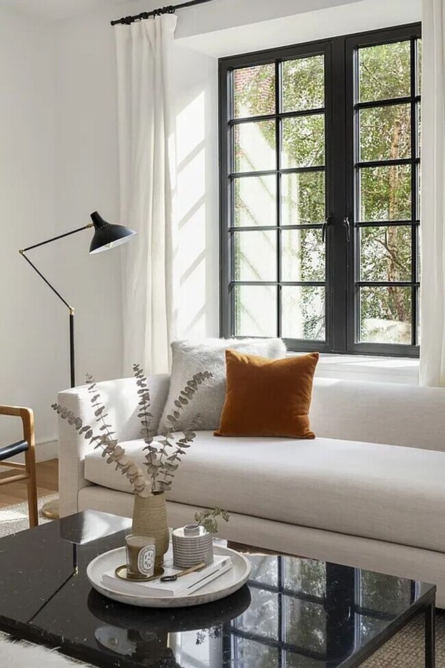 Foto del edificio - 245 E 78th St