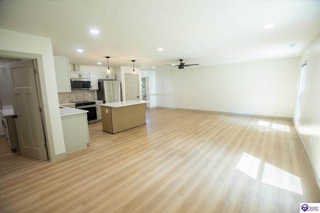 Building Photo - 2659 S Wilson Rd