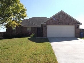 Building Photo - 4303 SW Fieldstone Blvd