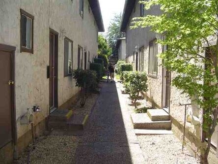 Building Photo - 835 W 4th Ave