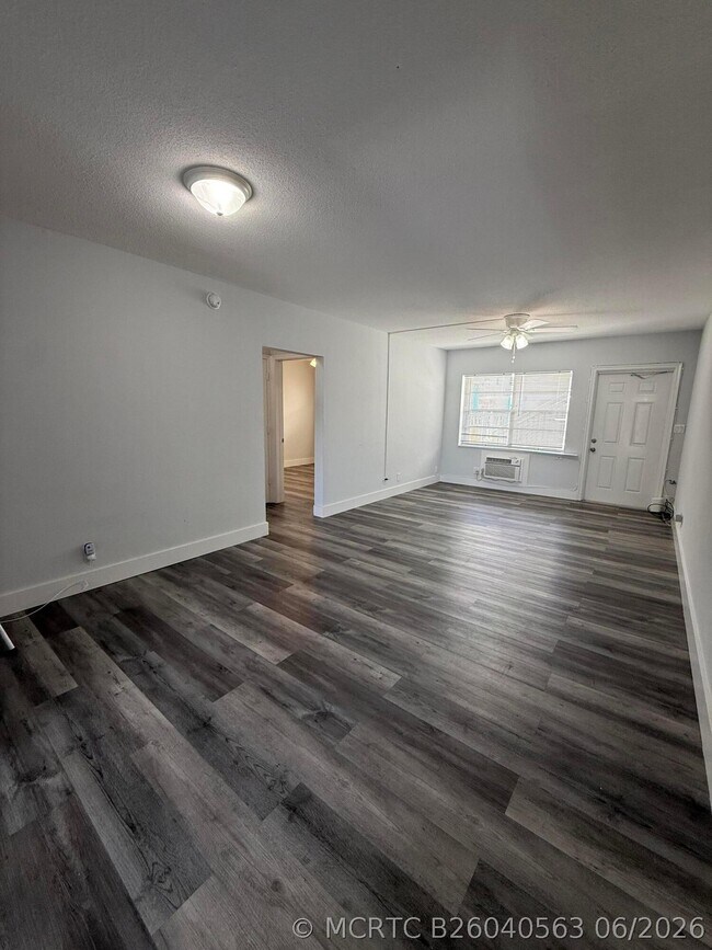 Foto del edificio - 3851 NE 21st Ave