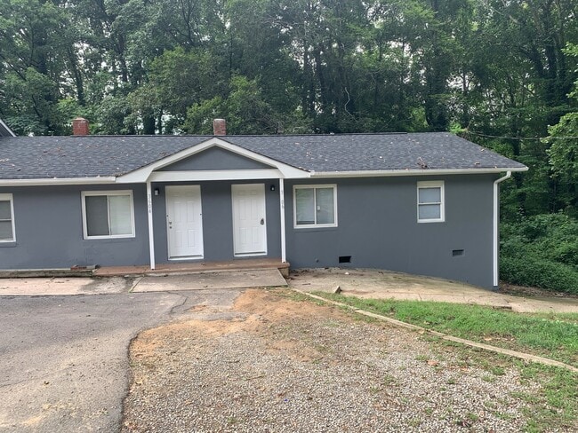 Building Photo - Move-in ready 1 Story Duplex located in th...