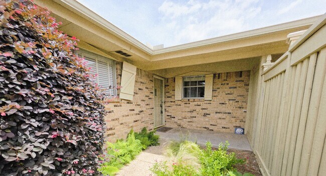 Foto del edificio - Yipee! Fabulous 2 bedroom, 2 bath home in ...