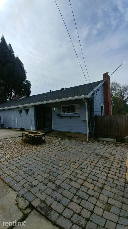 Primary Photo - 3 br, 1.5 bath House - 1560 highland blvd