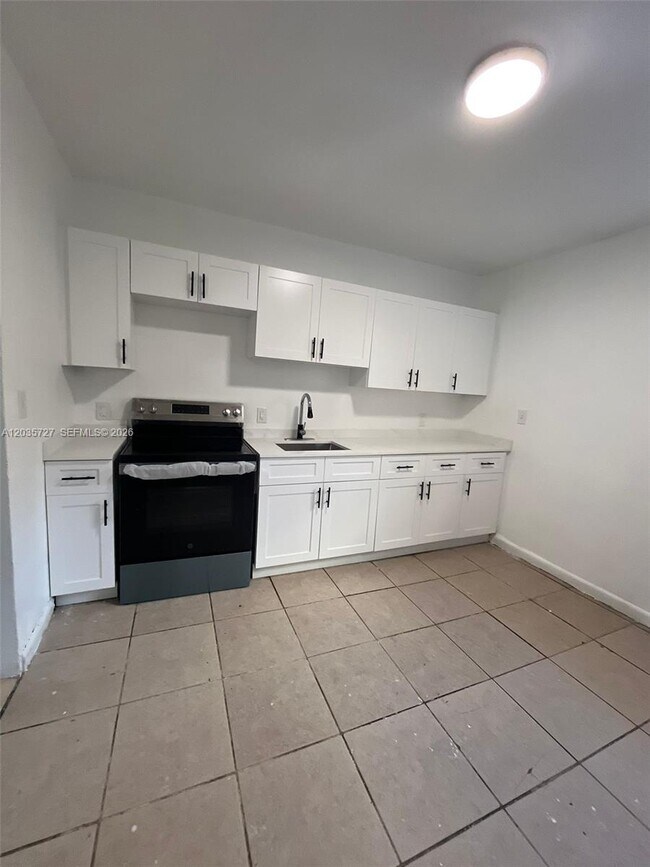 Foto del edificio - 6345 N Miami Ave