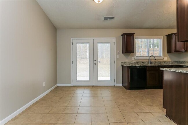 Foto del edificio - 4981 Galbraith Cir