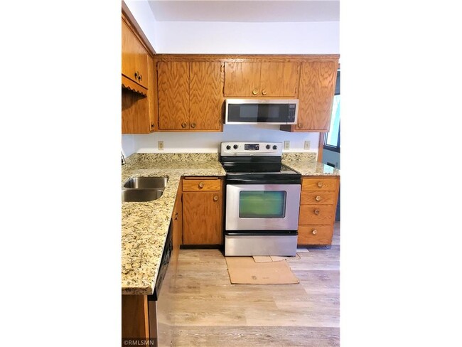 Foto del edificio - 3300 39th Ave NE