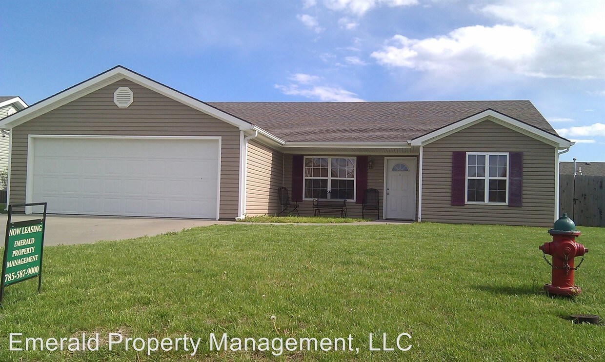 Foto principal - 221 Brookstone Dr