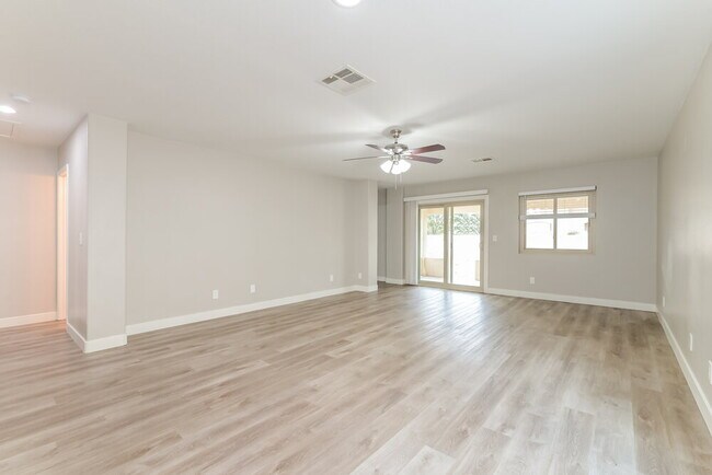 Building Photo - 1057 Spotted Bull Ct