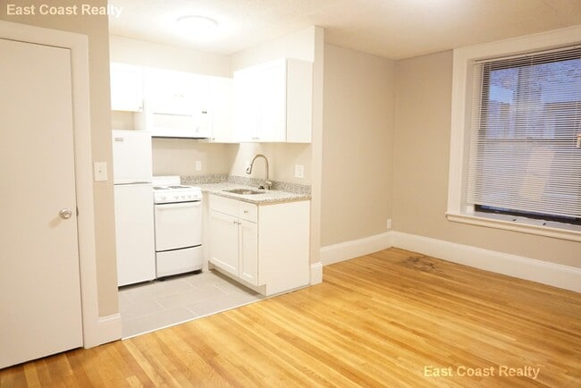 Building Photo - 1455 Beacon St