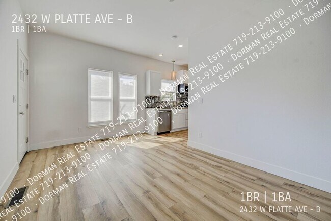 Foto del edificio - Amazing 1 Bedroom Rear Unit Of A Charming ...