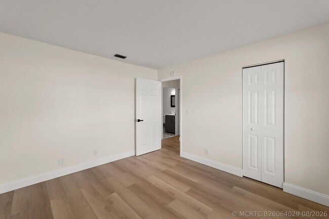 Building Photo - 7406 Willow Spring Cir N