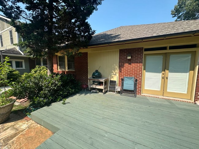 Photo - 571 Page Ave NE House