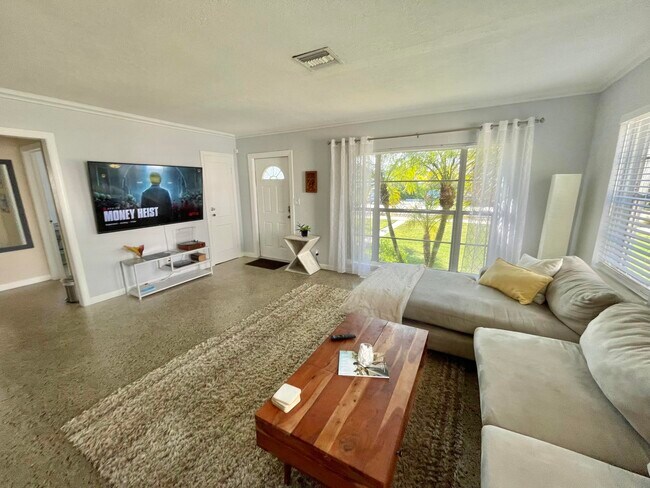 Foto del edificio - 803 NE 7th Ave