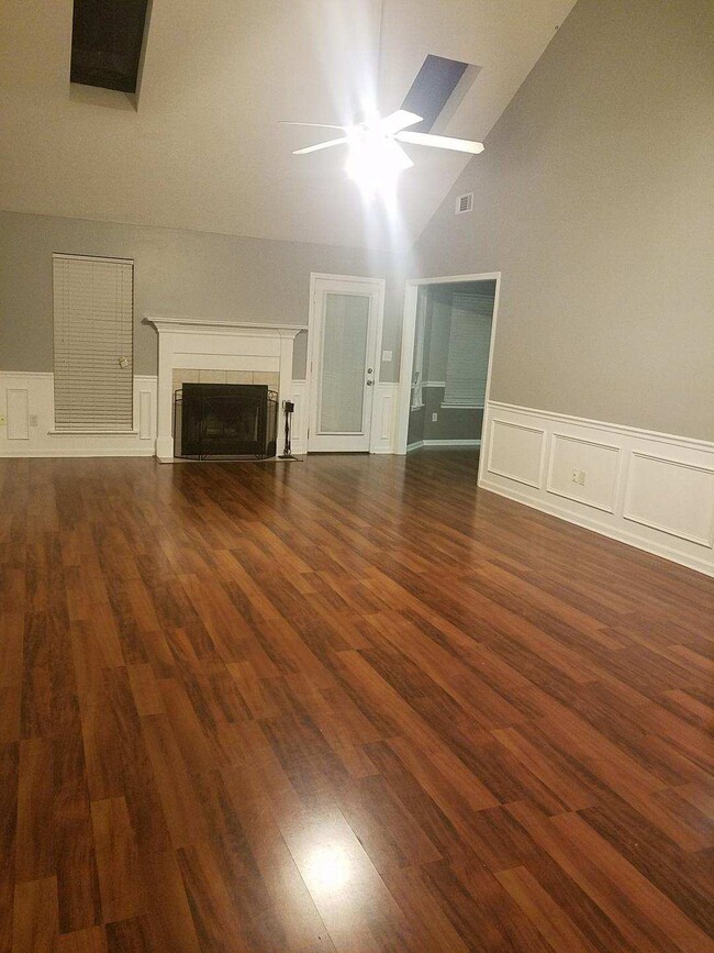 Building Photo - 5127 Saddle Cir