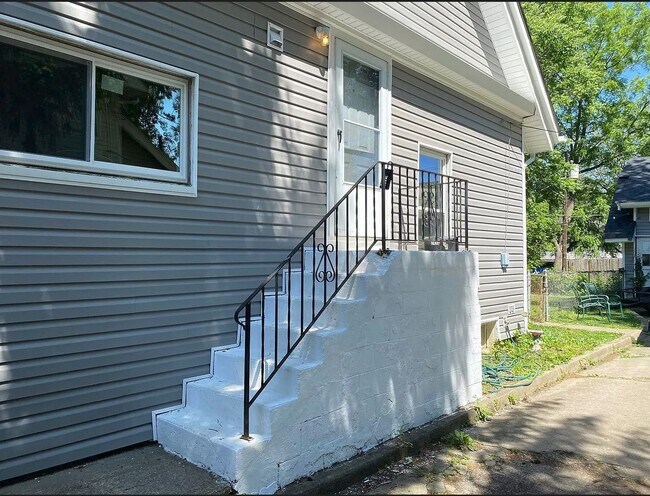 Building Photo - 2411 Christel Ave
