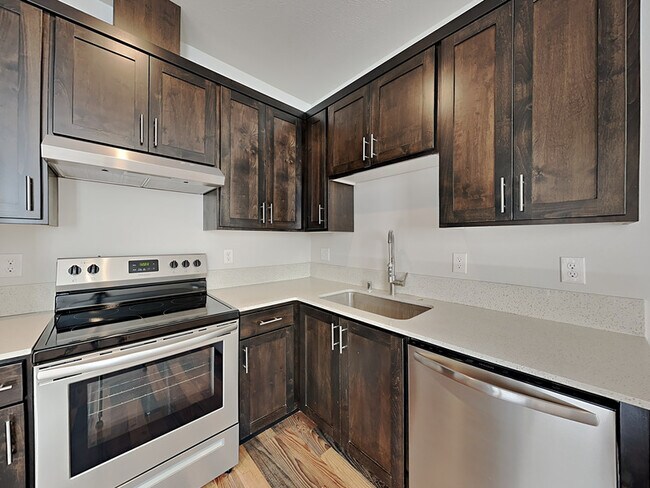 Foto del edificio - 15108 E 1st Ave