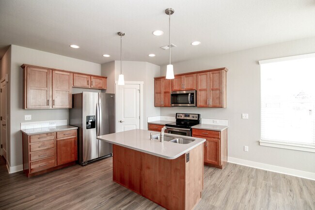 Building Photo - Beautiful 2 bed 2.5 Bath Townhome in West Greeley Available Early June!