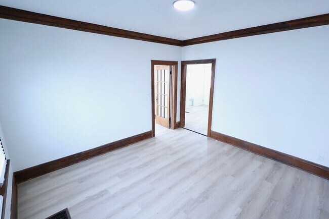 Foto del edificio - 295 Noble Ave