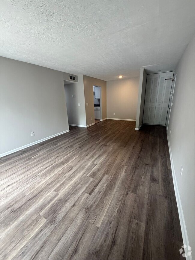 Building Photo - 405 Orchard Trace Ln