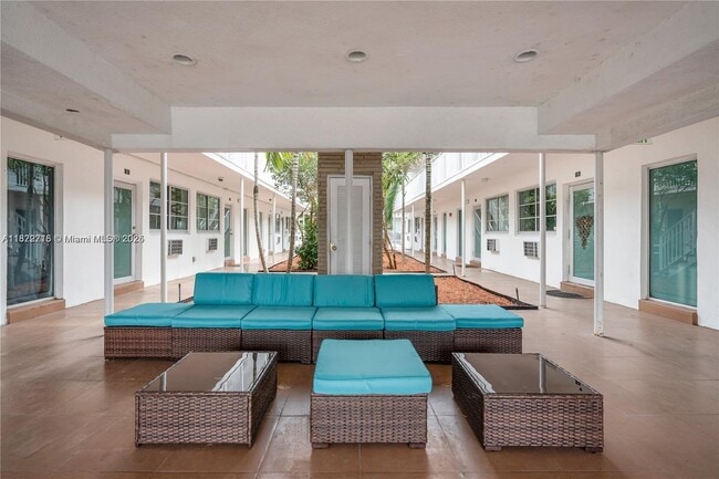 Foto del edificio - 7950 Tatum Waterway Dr