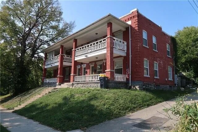 Building Photo - 716 Gladstone Ave