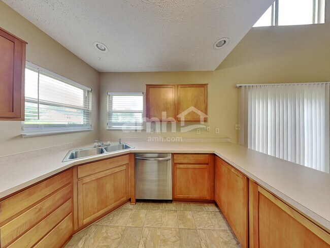 Building Photo - 6591 W Irving Dr