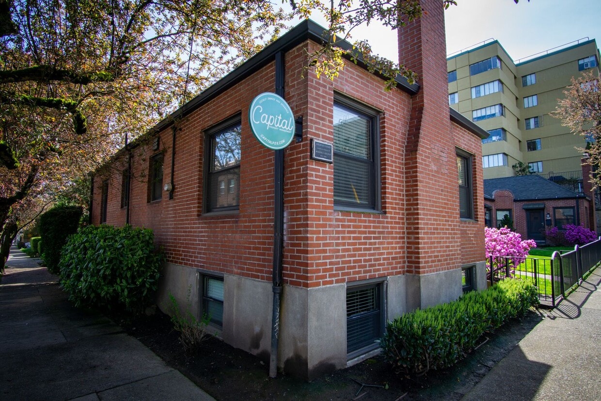 Primary Photo - Rare Availability: Fabulous NW 2-Bedroom w...