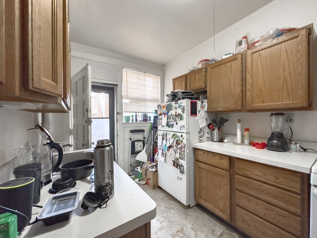 Building Photo - 3510 N Wolcott Ave