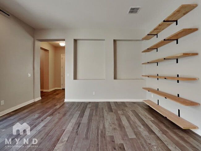 Building Photo - 4186 E Ronald St