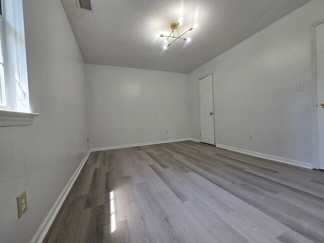 Foto del edificio - 2601 Briar Trail Ct