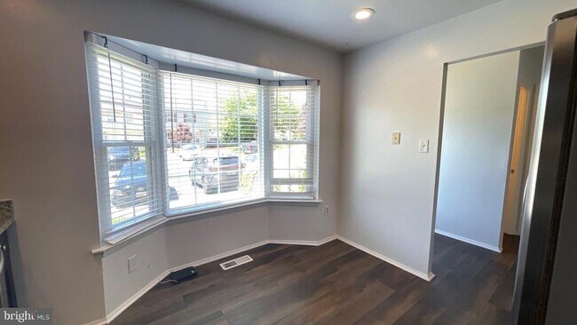 Foto del edificio - 8611 Kelso Terrace