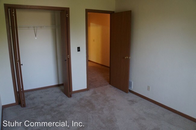 Building Photo - 6297 Garrett Ln