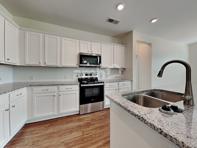 Building Photo - 17331 Alydar Commons Lane