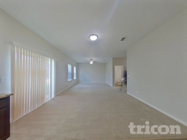 Foto del edificio - 1058 Lancelot Dr