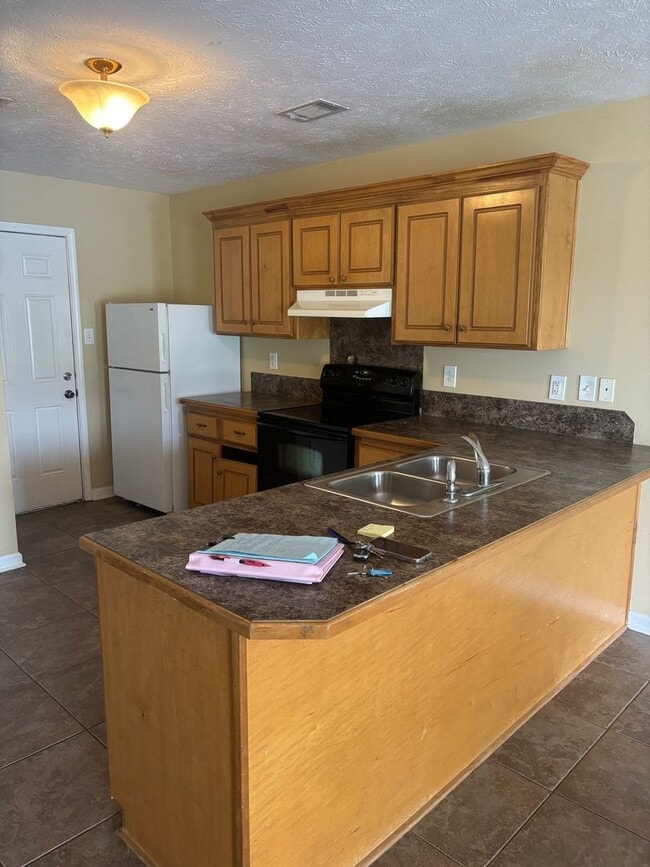 Building Photo - 4th